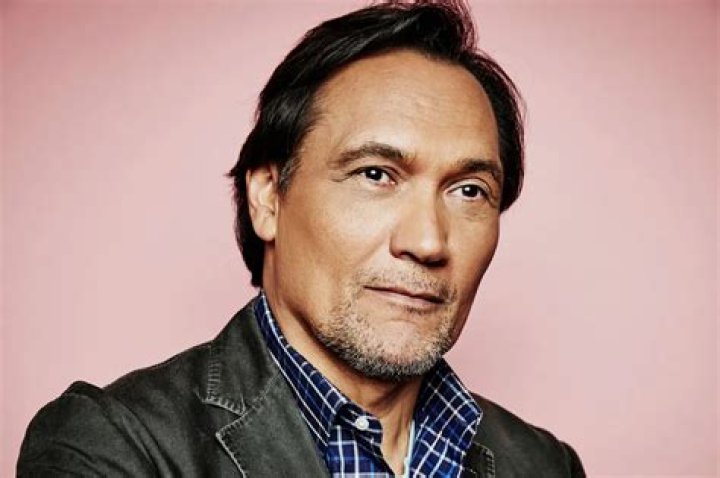 Jimmy Smits Height, Weight, Net Worth, Age, Birthday, Wikipedia, Who, Nationality, Biography
