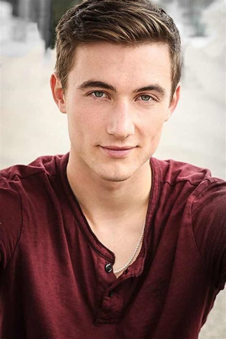 Jordan Burtchett Height, Weight, Net Worth, Age, Birthday, Wikipedia, Who, Nationality, Biography