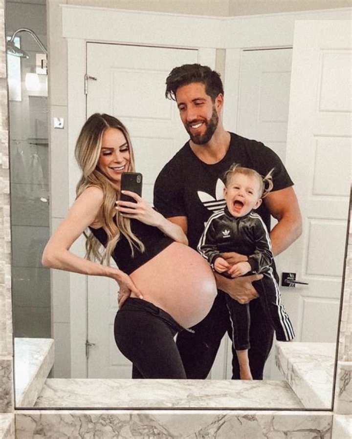 
Justin Chatwin’s Past Relationships and Ex-wife 