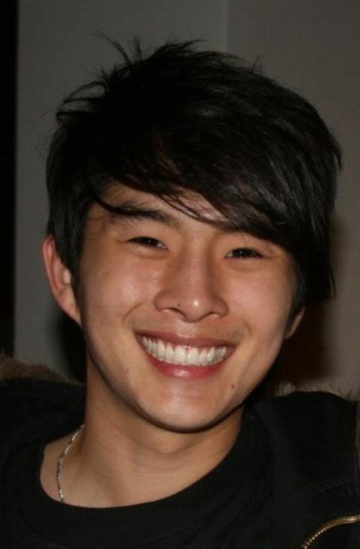 Justin Chon Height, Weight, Net Worth, Age, Birthday, Wikipedia, Who, Nationality, Biography