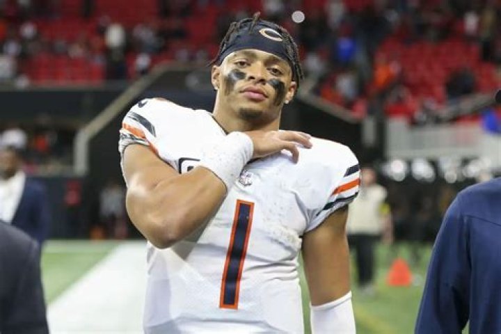 Justin Fields Height, Weight, Net Worth, Age, Birthday, Wikipedia, Who, Nationality, Biography
