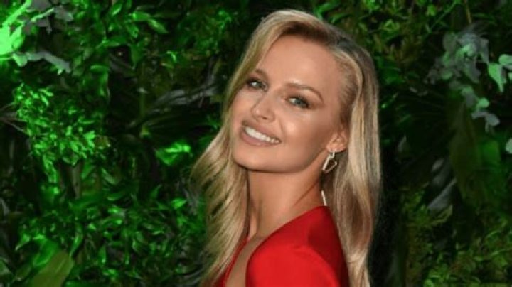 
Karolina Pisarek Height, Weight, Net Worth, Age, Birthday, Wikipedia, Who, Nationality, Biography 