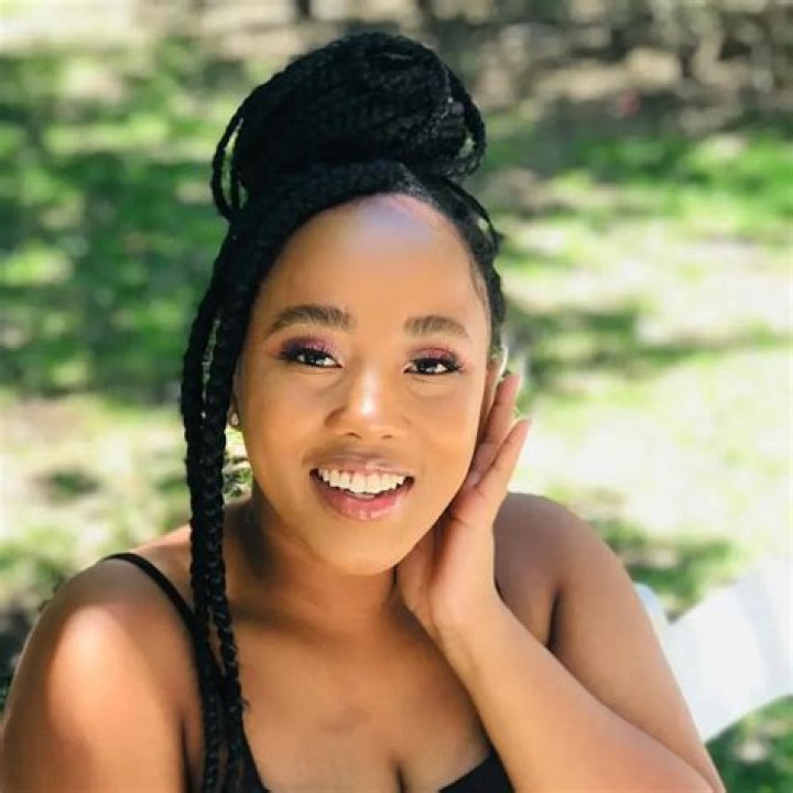
Khanyisa Jaceni Height, Weight, Net Worth, Age, Birthday, Wikipedia, Who, Nationality, Biography 