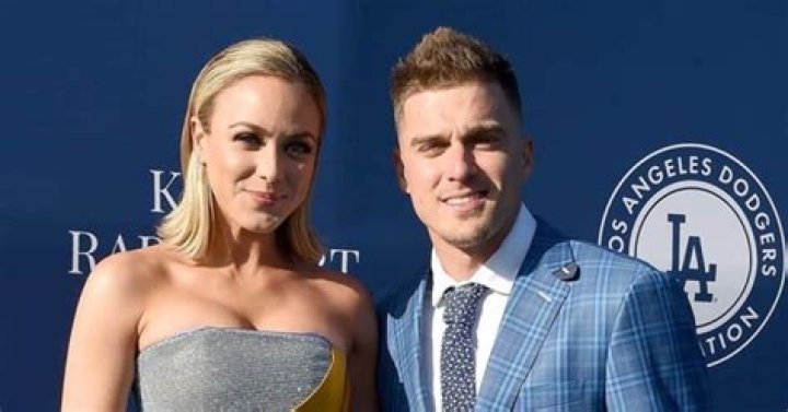 Kike Hernandez is Married to Wife: Mariana Vicente. Kids