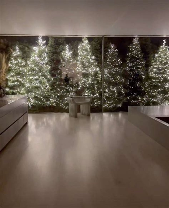 
Kim Kardashian Shows Off ‘Magical’ Bathroom Filled with Christmas Tree Lights 