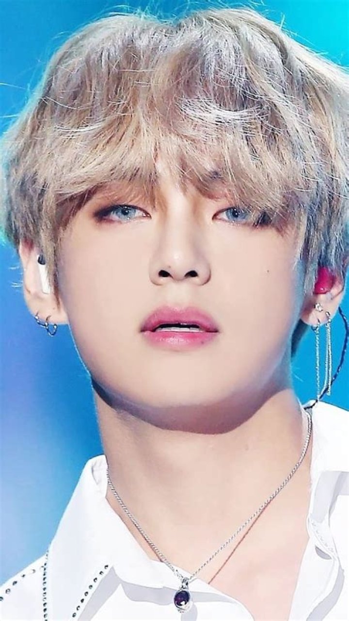 
Kim Taehyung’s nose piercing in Elle Korea magazine leaves BTS army swooning 