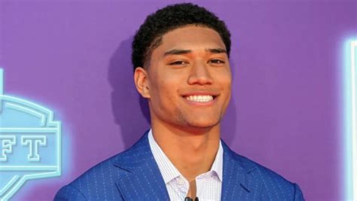 Kyle Hamilton Height, Weight, Net Worth, Age, Birthday, Wikipedia, Who, Nationality, Biography