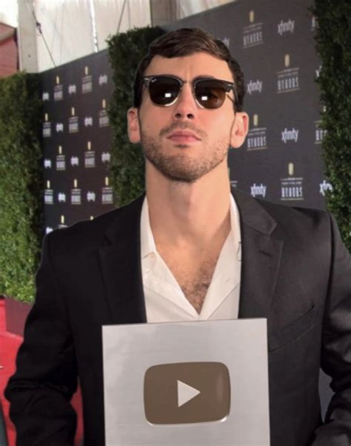 
Landon Bullock Height, Weight, Net Worth, Age, Birthday, Wikipedia, Who, Nationality, Biography 