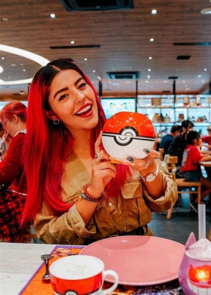 
Lesslie Polinesi Height, Weight, Net Worth, Age, Birthday, Wikipedia, Who, Nationality, Biography 