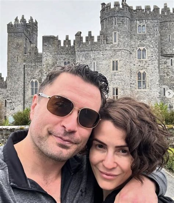 Linsey Godfrey And Her Boyfriend Scott Grimes Are Loved Up