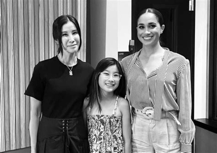 
Lisa Ling Shares Photo with ‘Bright and Compelling’ Meghan Markle Following Podcast Appearance 