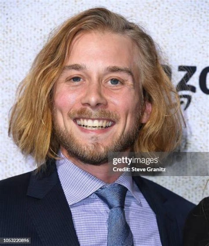 Lou Taylor Pucci Height, Weight, Net Worth, Age, Birthday, Wikipedia, Who, Instagram, Biography