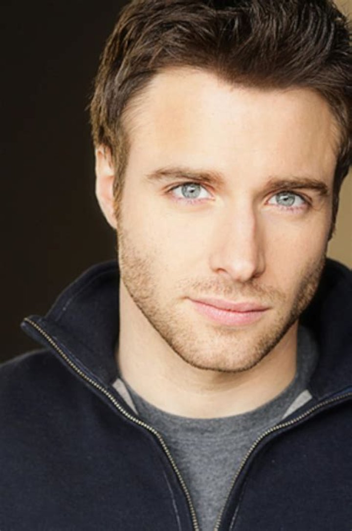 
Mark Famiglietti Height, Weight, Net Worth, Age, Birthday, Wikipedia, Who, Nationality, Biography 