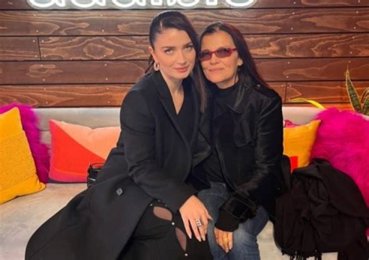 
Meet Eve Hewson’s Parents, Ali Hewson And Paul Hewson On Instagram 