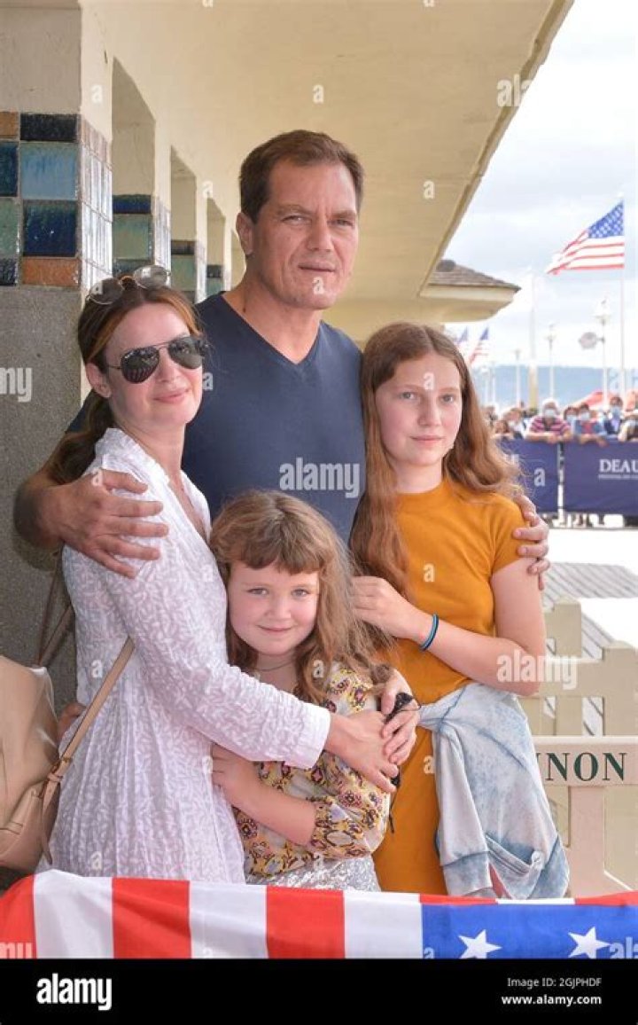 
Michael Shannon Is Married To Kate Arrington And Has Two Kids Marion And Sylvia Shannon 