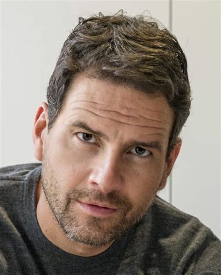 
Miguel de Miguel Height, Weight, Net Worth, Age, Birthday, Wikipedia, Who, Nationality, Biography 