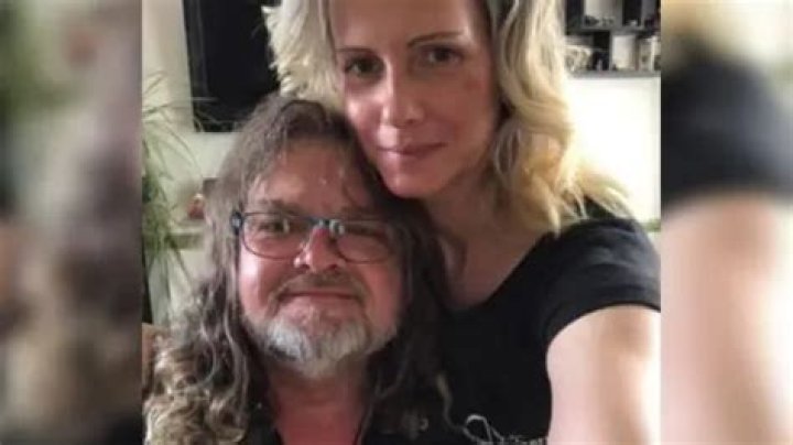 
Millie Grimmett, Steve Grimmett’s wife, is missing. Did the lead singer of The Grim Reaper pass away because of health problems? 