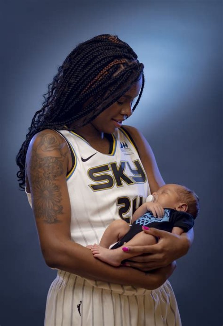 
MLB Robin Ventura And His Wife Stephanie Hebard Has 4 Children 