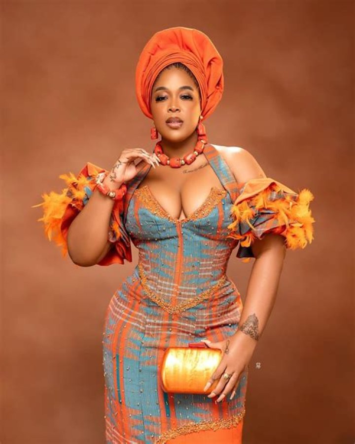 
Moet Abebe Height, Weight, Net Worth, Age, Birthday, Wikipedia, Who, Nationality, Biography 