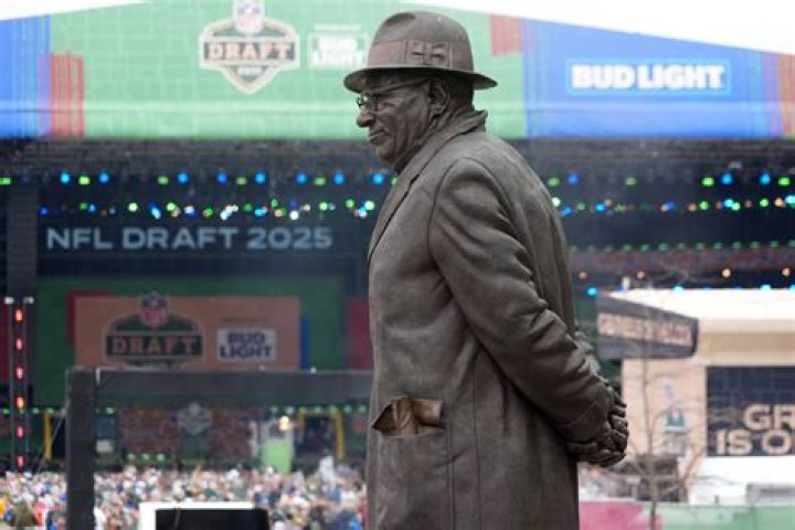 
Neil Campbell Height, Weight, Net Worth, Age, Birthday, Wikipedia, Who, Nationality, Biography 