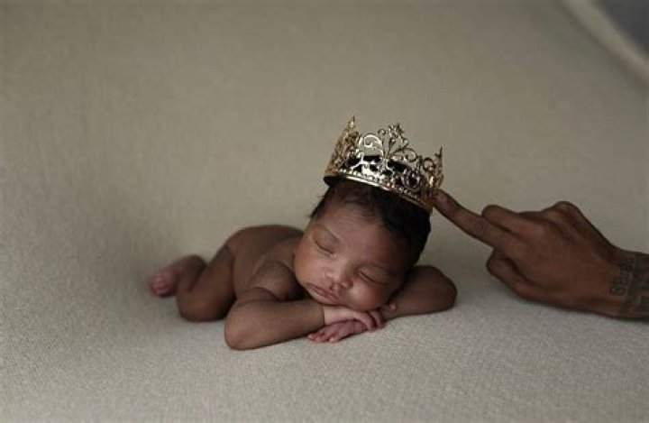 
Nick Cannon’s Baby Daughter Onyx Wears Crown in Newborn Photo Shoot — See the Cute Pictures! 