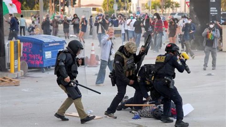 
NO:EL A Rapper Has Been Convicted To Three Years In Jail For Attacking A Police Officer 