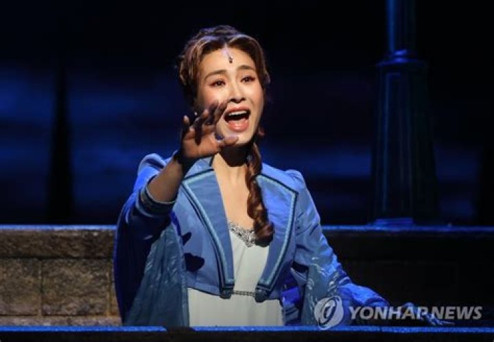 
Ock Joo-hyun Was Said To Drop Her Lawsuit Against Kim Ho-Young 