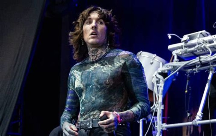 Oli Sykes Height, Weight, Net Worth, Age, Birthday, Wikipedia, Who, Nationality, Biography