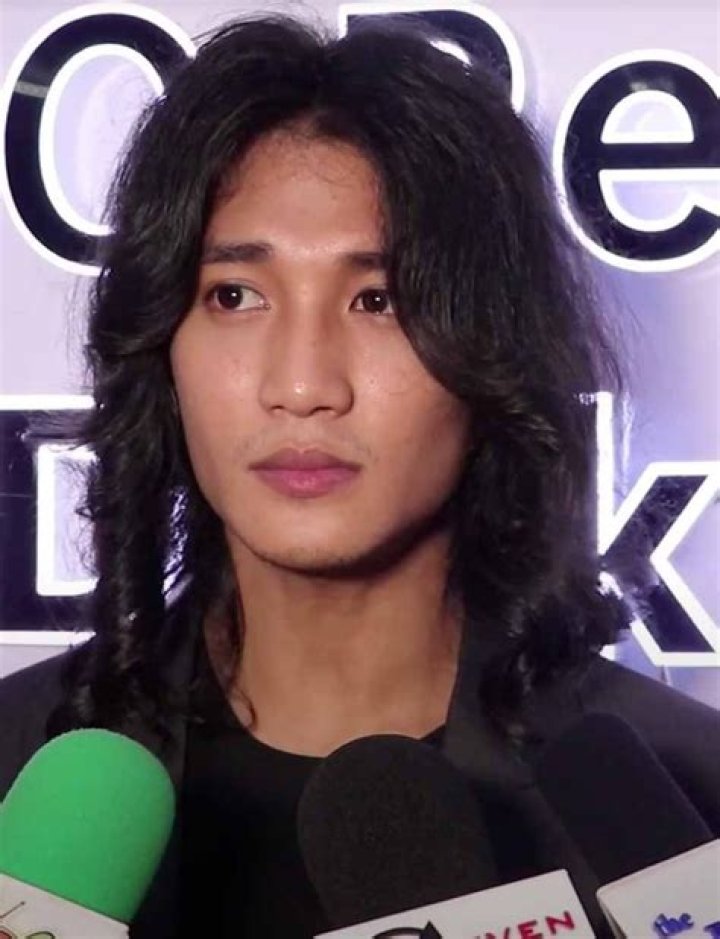 
Paing Takhon Height, Weight, Net Worth, Age, Birthday, Wikipedia, Who, Nationality, Biography 