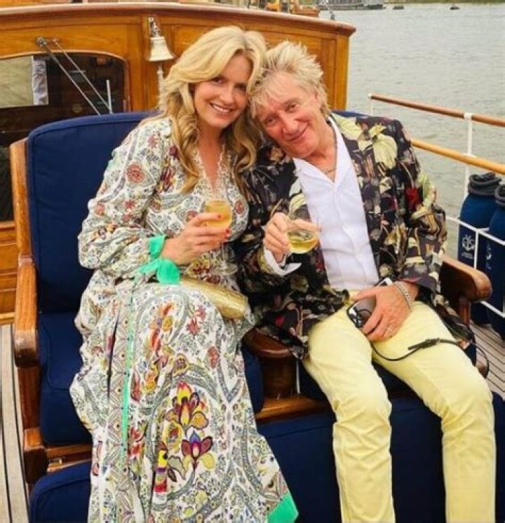 Penny Lancaster Height, Weight, Net Worth, Age, Birthday, Wikipedia, Who, Instagram, Biography