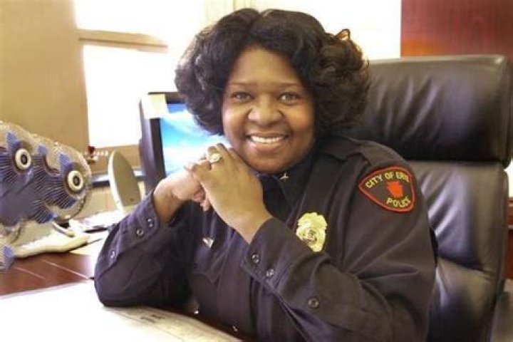 
Pioneer Black Chief of Police, Jacqueline Ratcliff-Brown, dies at 72 