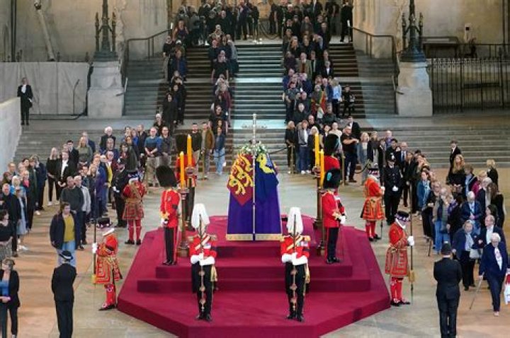 
Politicians Slammed For Skipping The Queue To View Queen Elizabeth II Lying-in-state 