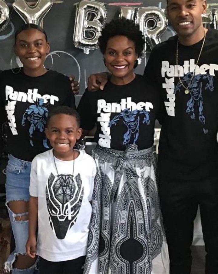 Queston Brown Height, Weight, Net Worth, Age, Birthday, Wikipedia, Who, Instagram, Biography