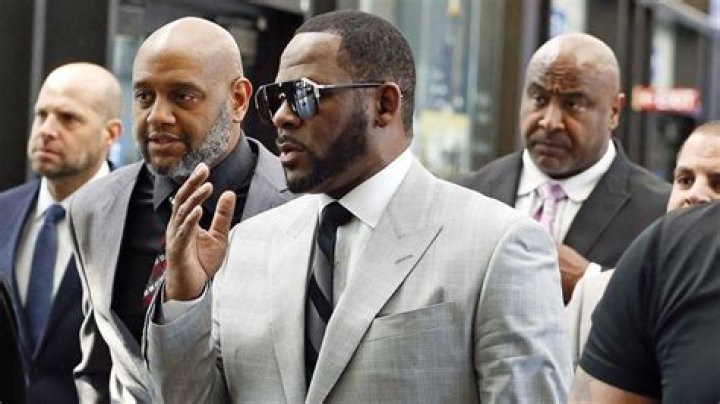
R. Kelly Convicted of Six Counts in Federal Trial in Chicago; Co-Defendants Acquitted 