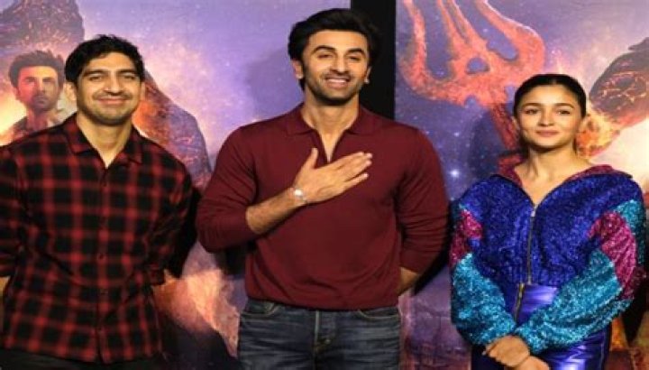 
Ranbir Kapoor’s ‘Brahmastra’ Collects INR 425 Croe Globally Within 25 Days 
