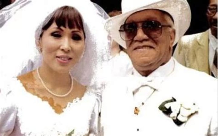 Redd Foxx is Married to Wife: Kaho Cho. Kids.