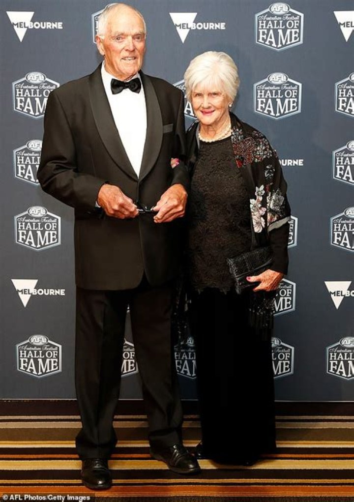 
SA Footy Legend Neil Kerley Passed Away, Details on His Wife Barbara Gordon & Family 
