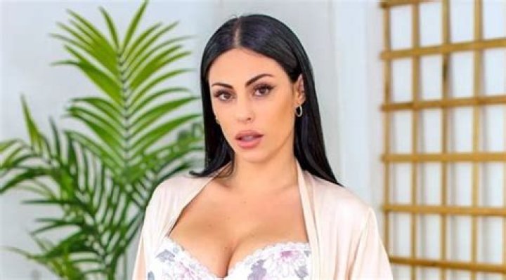 Sapphire Lapiedra Height, Weight, Net Worth, Age, Birthday, Wikipedia, Who, Nationality, Biography