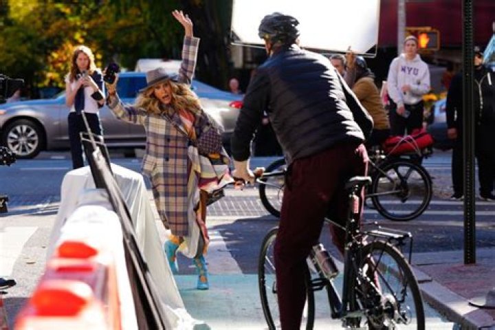 
Scary Bradshaw! Sarah Jessica Parker Jumps Back from Cyclist on’ And Just Like That’ … Set 