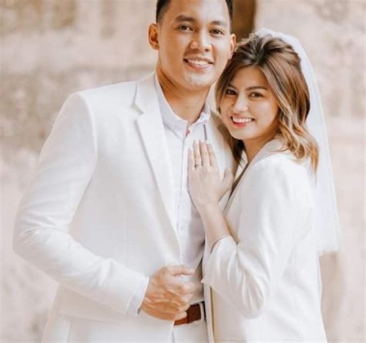 
Scottie Thompson is Married to Wife: Jinky Serrano. Past Relationships. 