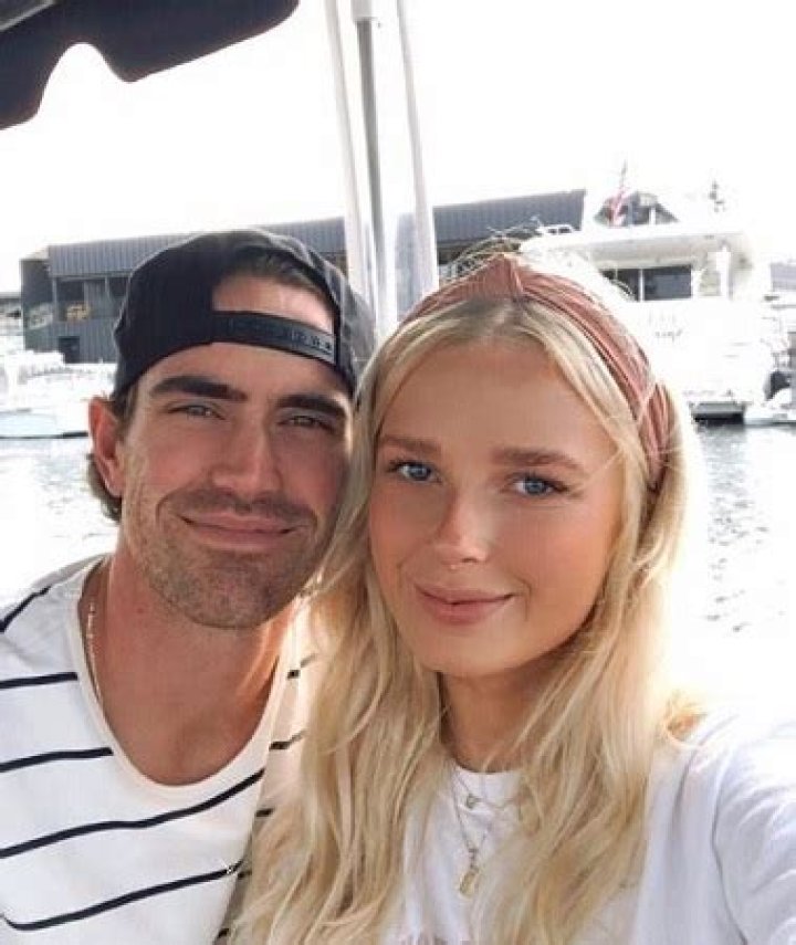 
Shane Bieber is Married to Wife: Kara Kavajecz. Kids 