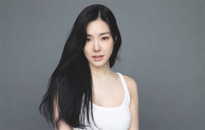 
SNSD’s Tiffany Young joins Korean agency for the first time since exiting SM Entertainment 