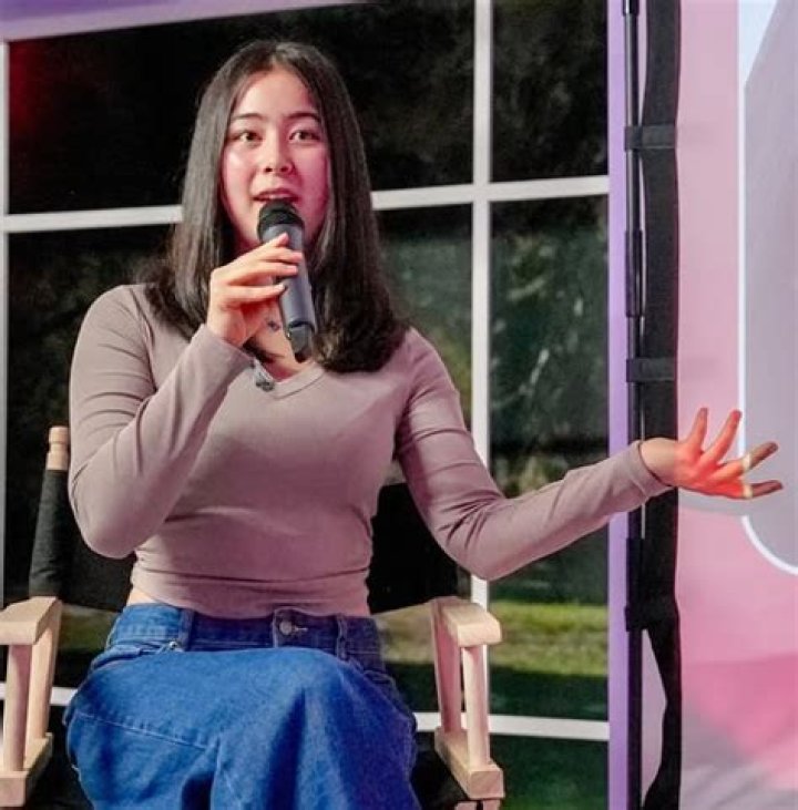 
Sofi Manassyan Height, Weight, Net Worth, Age, Birthday, Wikipedia, Who, Nationality, Biography 