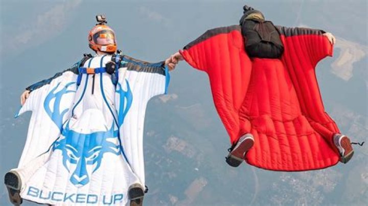 
Steph Davis Husband Ian Mitchard Is A Wingsuit Flyers 