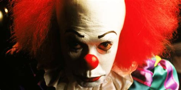 
Stephen King Shares Absolutely Terrifying Art Of IT’s Pennywise 