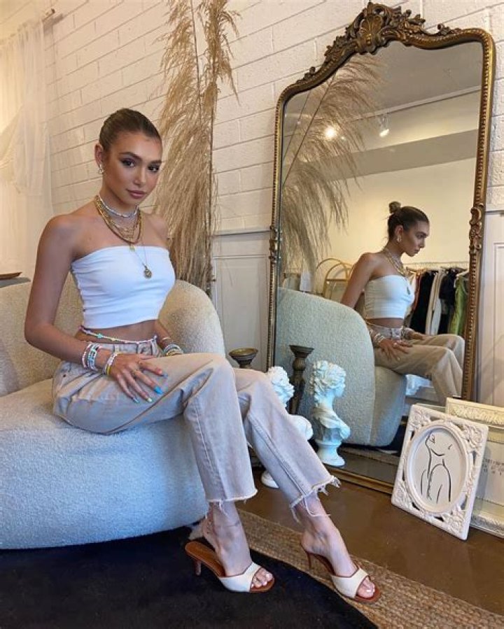 
Taylor Olympios Height, Weight, Net Worth, Age, Birthday, Wikipedia, Who, Nationality, Biography 