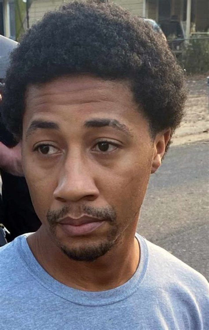 
Texas ‘Teacher of the Year’ Is Found Slain in Backyard, Police Suspect Domestic Violence 