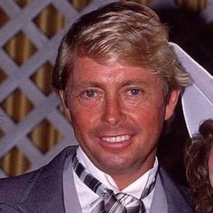 Thomas James Burris Height, Weight, Net Worth, Age, Birthday, Wikipedia, Who, Nationality, Biography