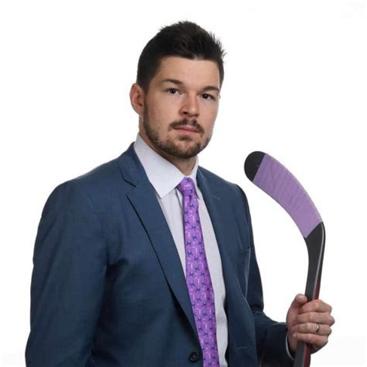 
Tomas Hertl Height, Weight, Net Worth, Age, Birthday, Wikipedia, Who, Nationality, Biography 