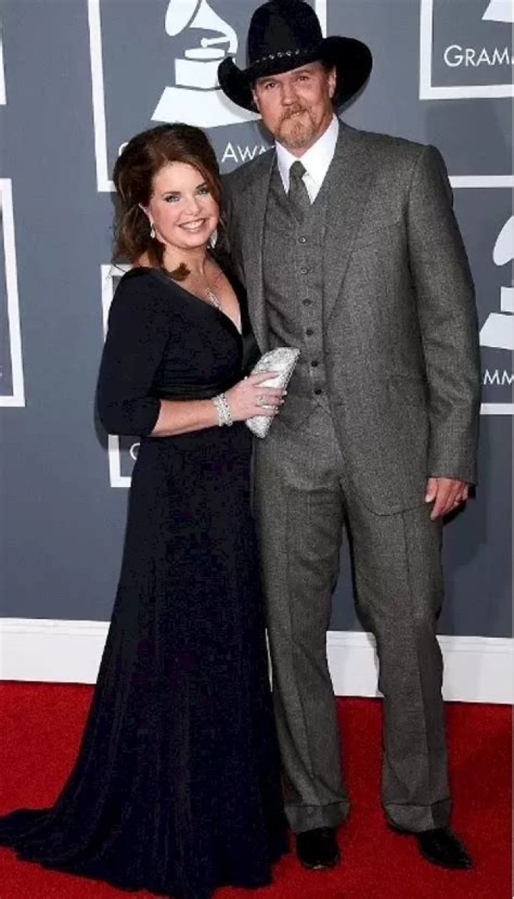 
Trace Adkins Health Update: Is Trace Adkins Sick? Whats Wrong With Trace Adkins? Does Trace Adkins Have Cancer? Is Trace Adkins Married? How Tall Is Trace Adkins? 